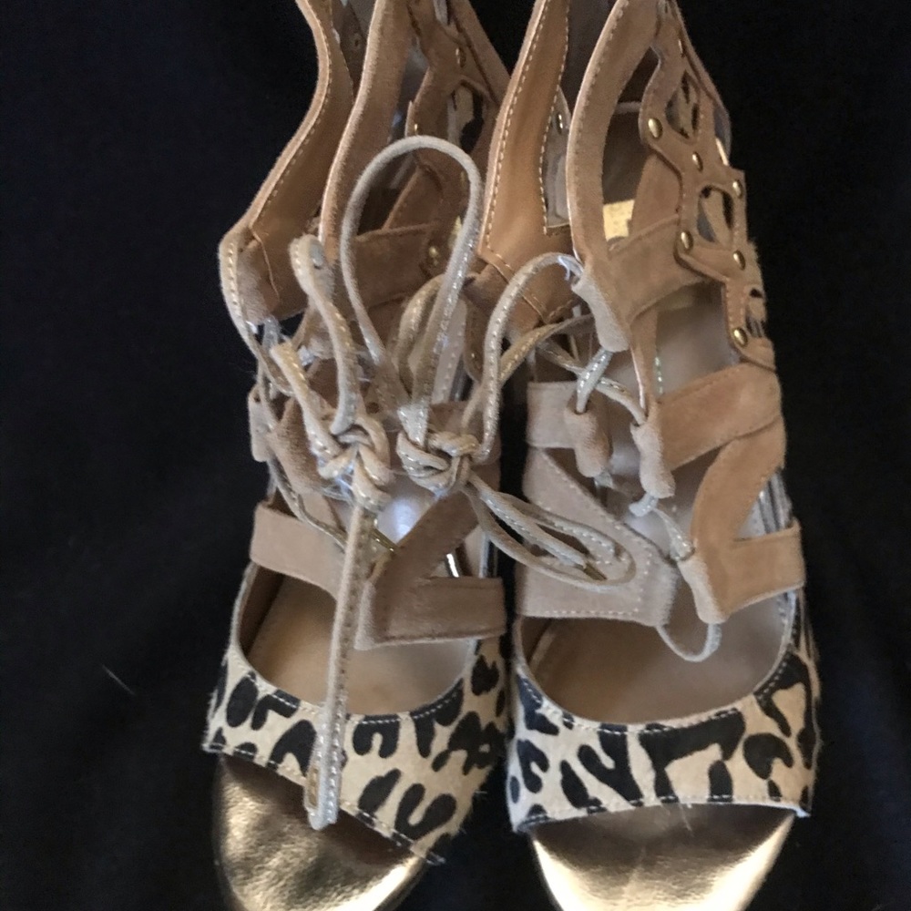 Tie up print heels size 6